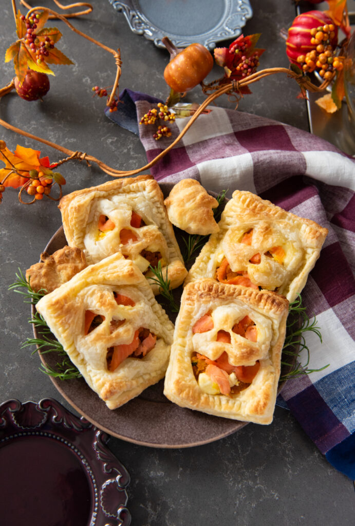 【サーモンとチーズのカレーパンプキンパイ】