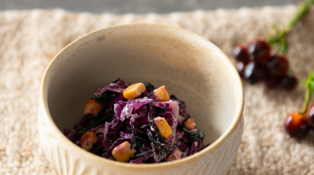 ハロウィンの副菜迷ったらこれ✨✨子供に食べさせたい栄養満点【紫キャベツとひじきの和風コールスロー】