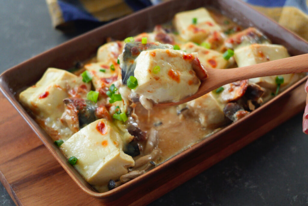 包丁不要🔪コンビニ食材でお魚ごはん！【鯖缶豆腐グラタン】