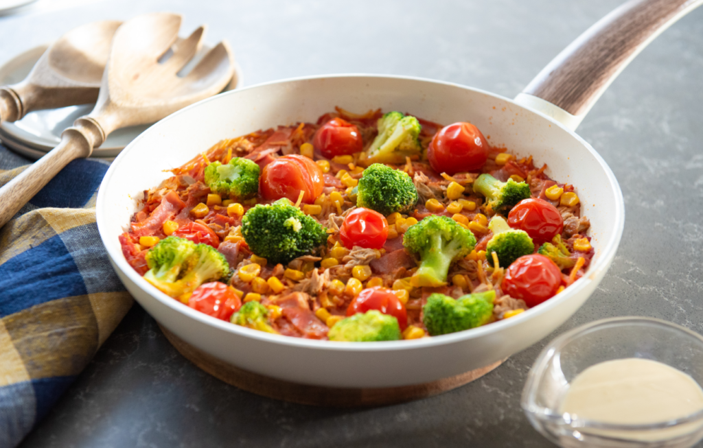 コンビニ食材がご馳走ご飯に大変身🌟【ツナ缶パスタパエリア】