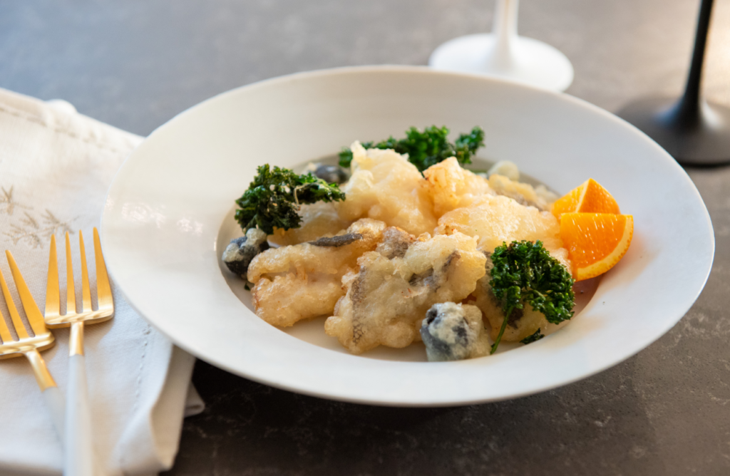 サクッふわ〜魅惑の食感❗️【たらのフリット｜オリーブとパセリ添え】