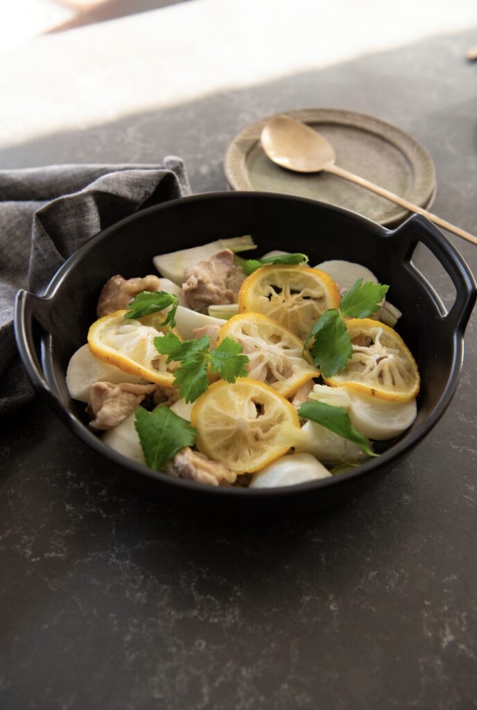 酒と塩、シンプルな調味料が美味しい🌟【蕪と鶏肉のゆず蒸し】