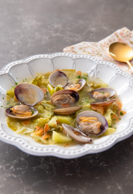 サクッ香るにんにく！【あさりと塩キャベツ＆パルメザンの濃厚旨みスープ】