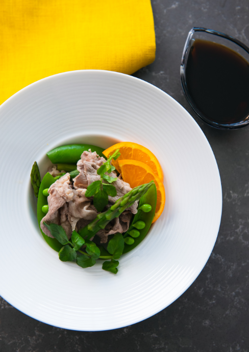 コンビニで買える〇〇で茹でてみました✨【豚しゃぶ温サラダ　蜂蜜の香り】