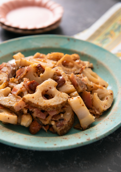 作り置き&お弁当に🍱【皮付き蓮根とベーコンのメープルマスタードきんぴら】