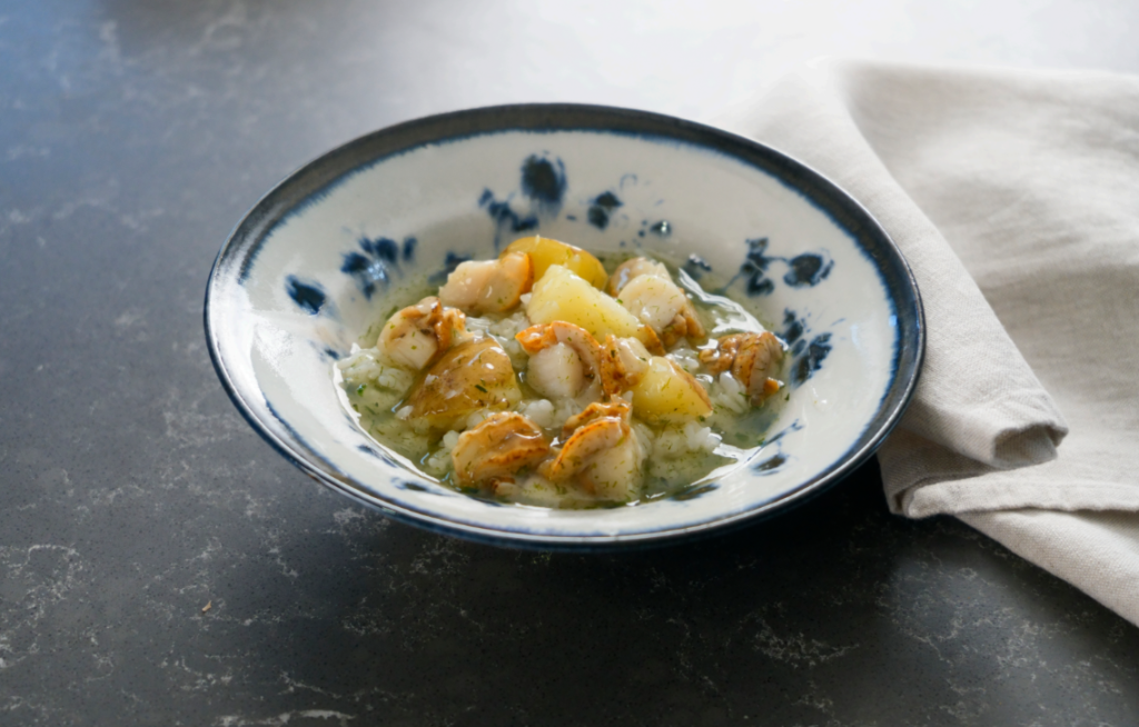 炊き込みご飯黄金比率をアレンジ【新じゃが炊き込みご飯　ベビーホタテ青のりあんかけ】