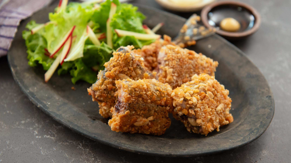 【解凍さんまでも美味しい】柿ピーでザクザク秋刀魚レシピ